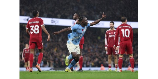 Jérémy Doku scorede det mest spektakulære mål i sin Manchester City-karriere Jérémy Doku scorede det mest spektakulære mål i sin Manchester City-karriere